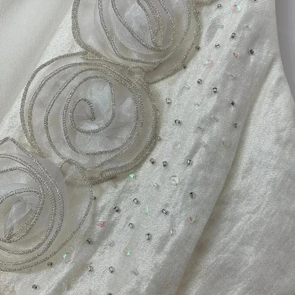 Women’s R&M Richard’s Low Cut Ruffled Semi Formal Dress Cream Size 10 EUC - Picture 4 of 8